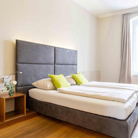 Eee Hotel Perg Екстериор снимка