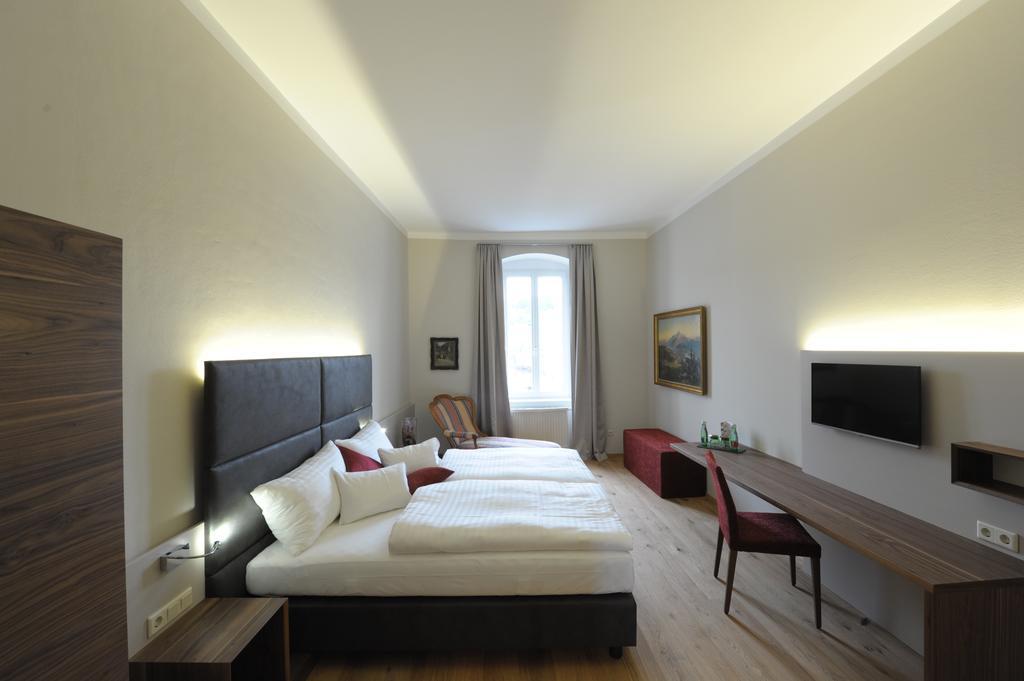 Eee Hotel Perg Стая снимка