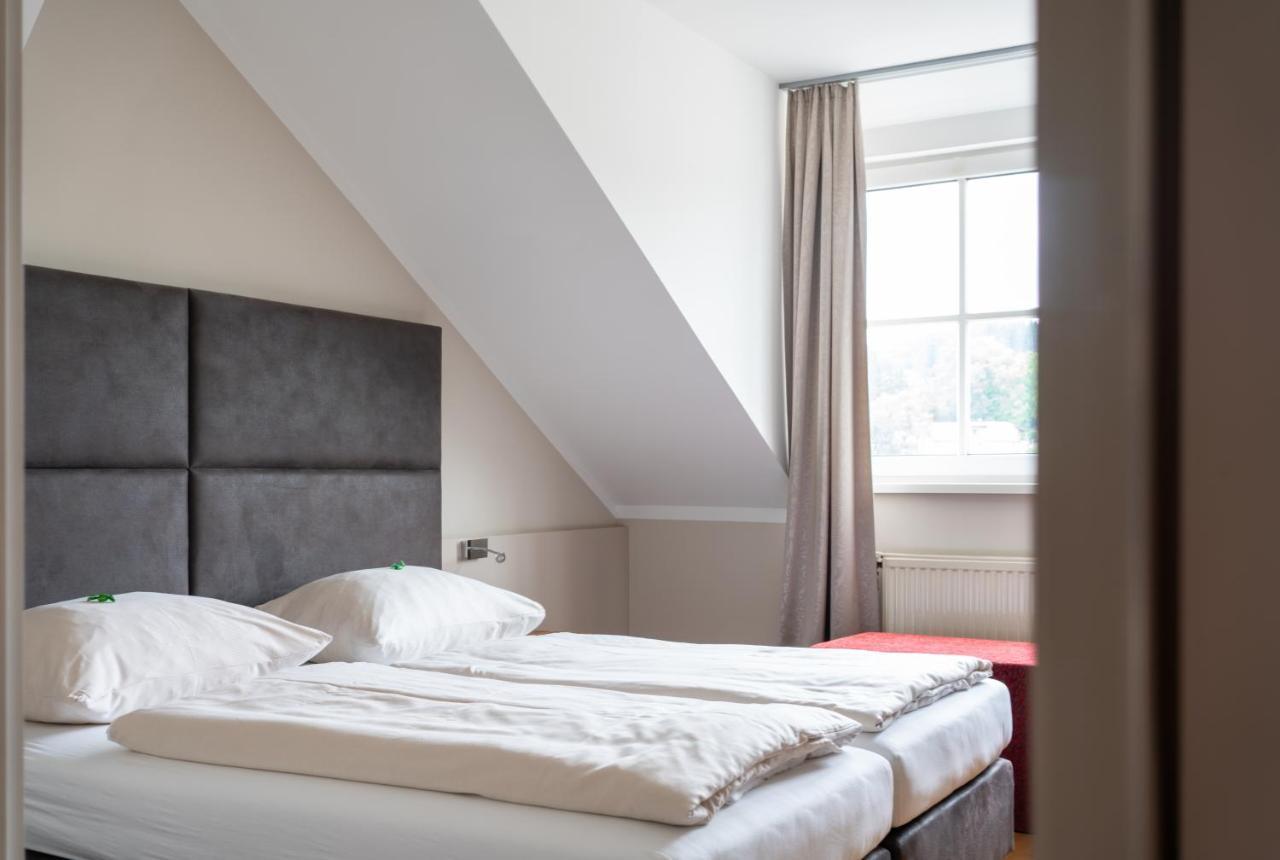 Eee Hotel Perg Екстериор снимка