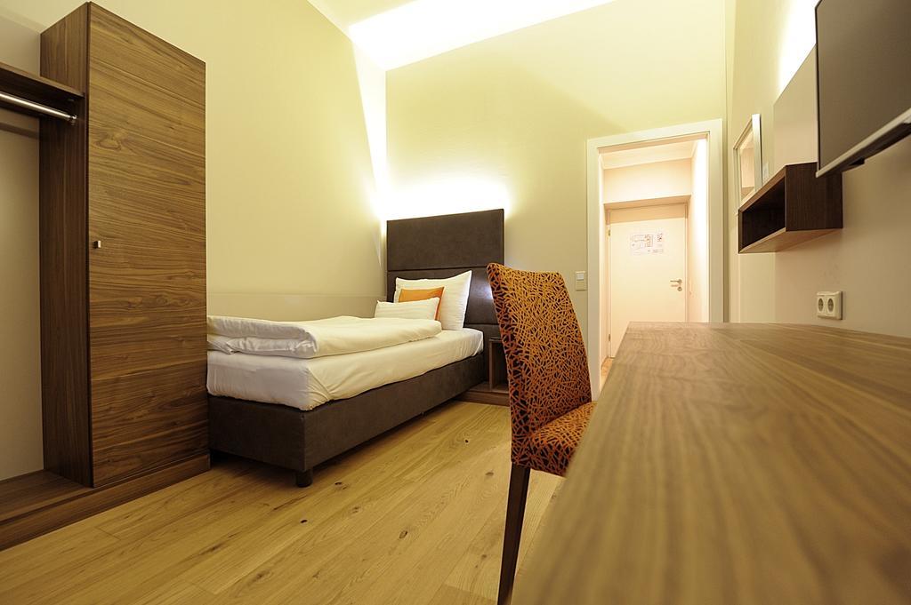 Eee Hotel Perg Стая снимка