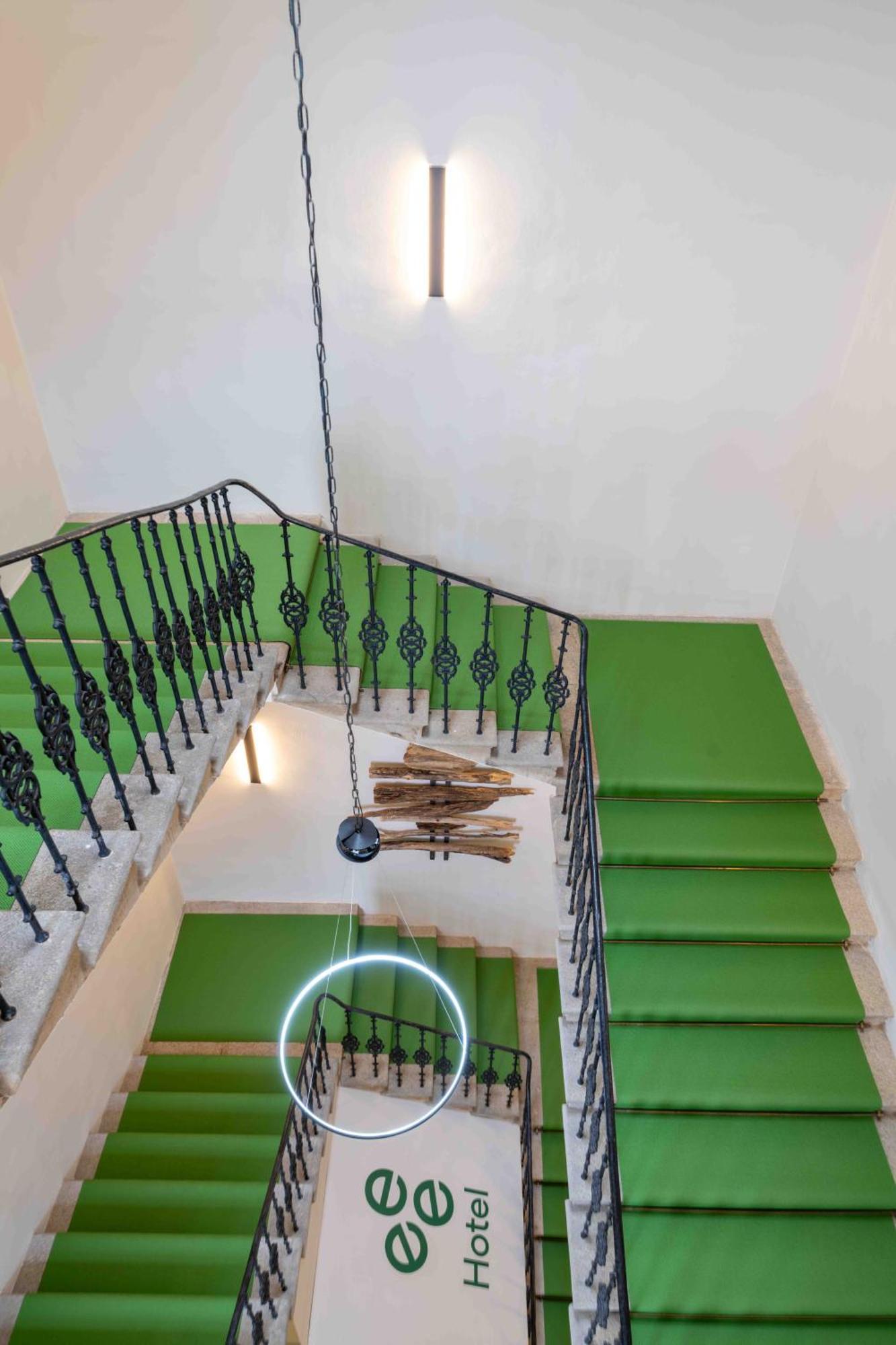 Eee Hotel Perg Екстериор снимка
