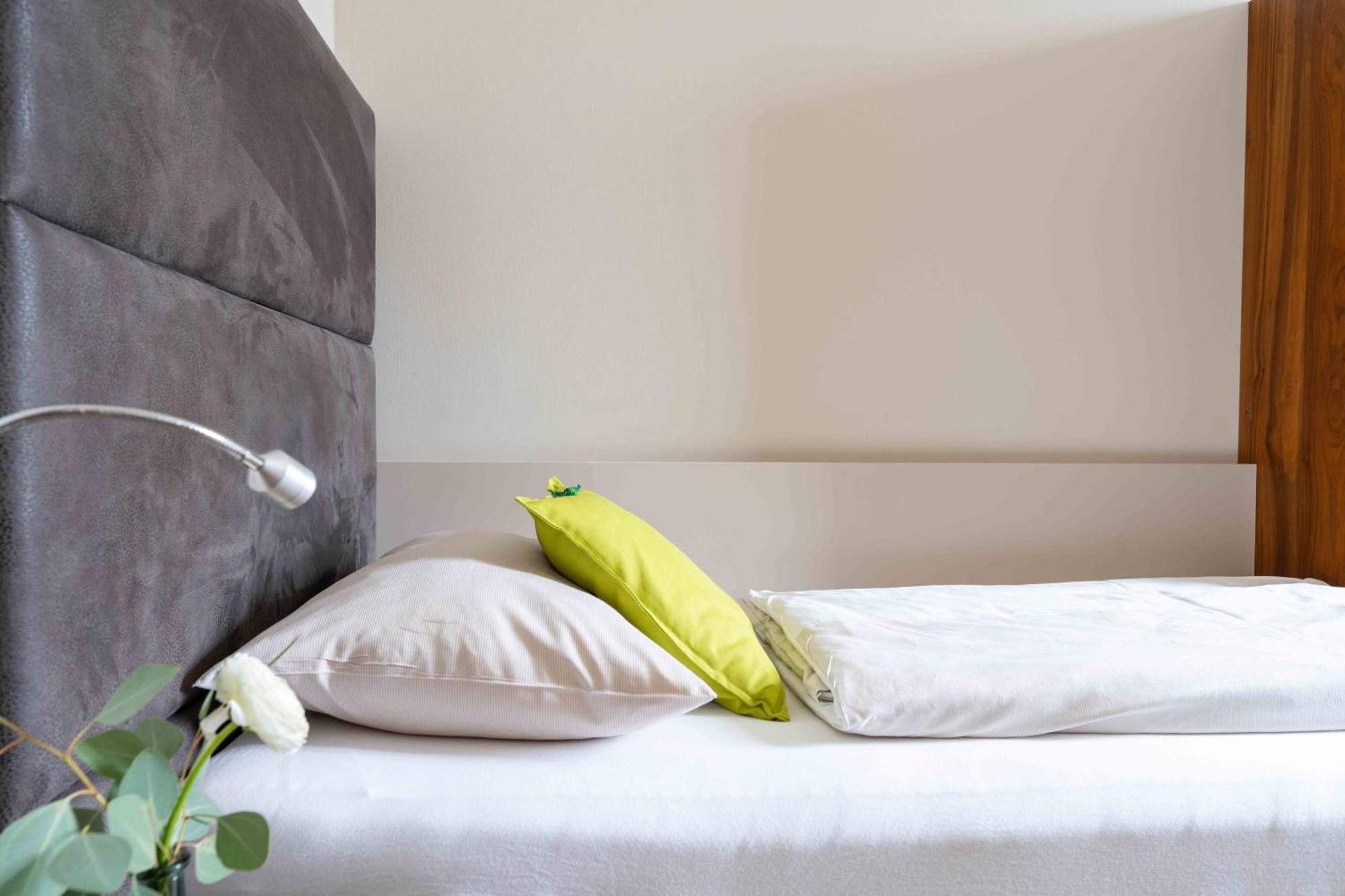 Eee Hotel Perg Екстериор снимка