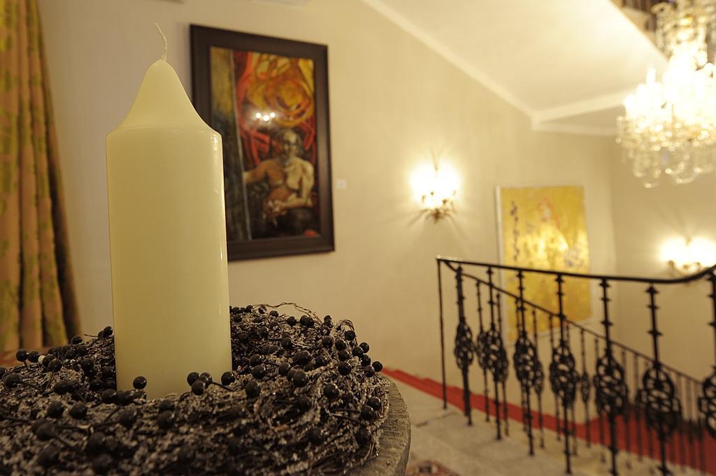 Eee Hotel Perg Екстериор снимка